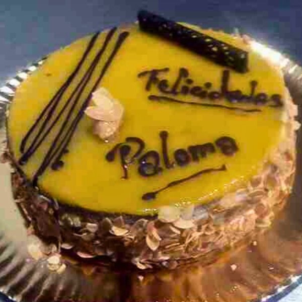 Tarta Turrón y Yema